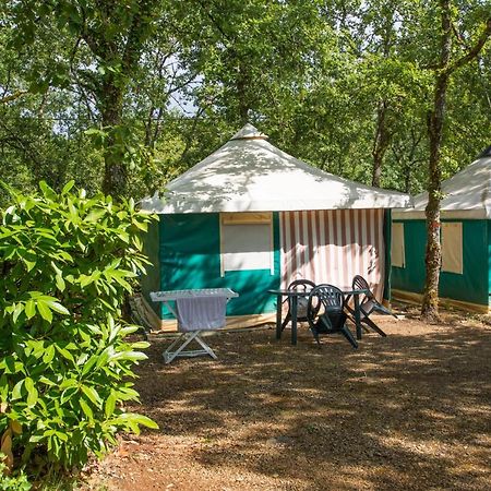 Hotel Camping Au Bois Dormant Chauffour-sur-Vell Zewnętrze zdjęcie