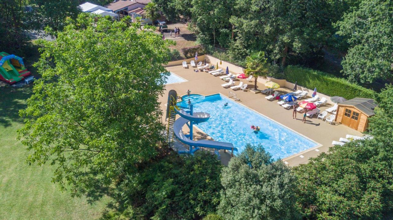 Hotel Camping Au Bois Dormant Chauffour-sur-Vell Zewnętrze zdjęcie