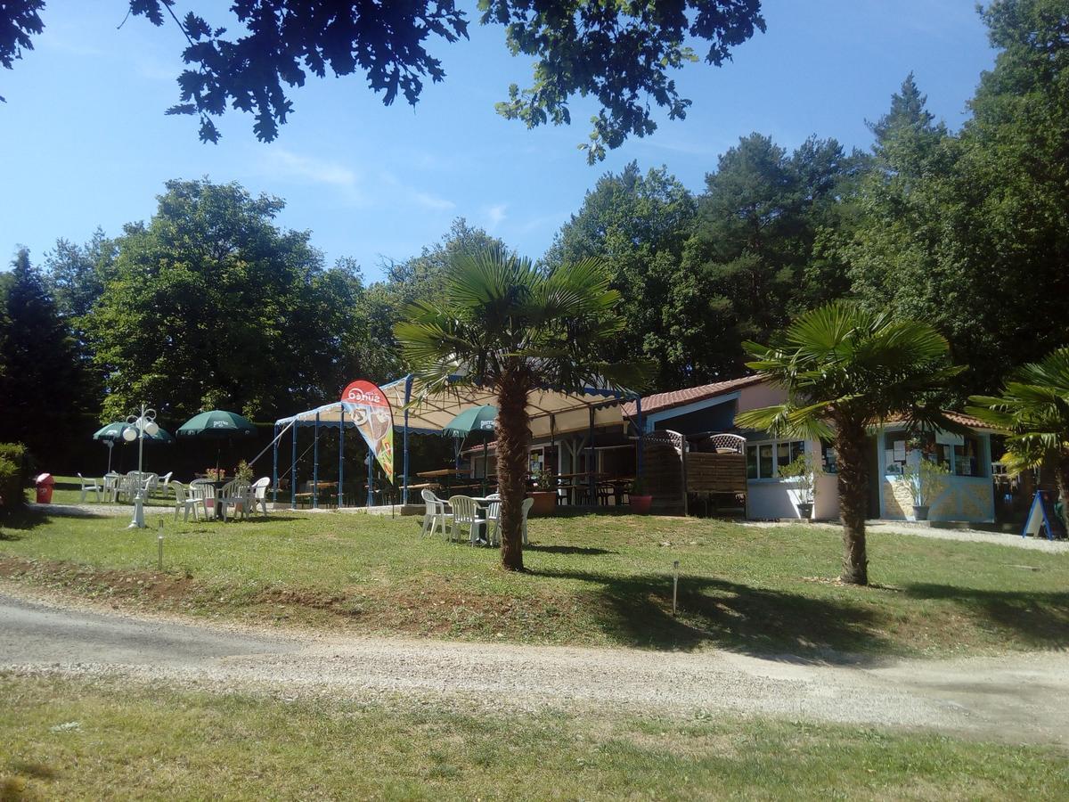 Hotel Camping Au Bois Dormant Chauffour-sur-Vell Zewnętrze zdjęcie