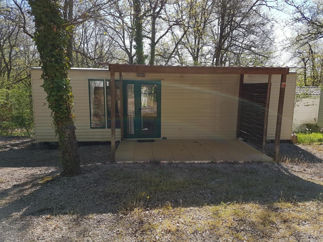 Hotel Camping Au Bois Dormant Chauffour-sur-Vell Zewnętrze zdjęcie