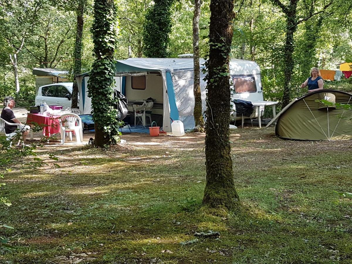 Hotel Camping Au Bois Dormant Chauffour-sur-Vell Zewnętrze zdjęcie